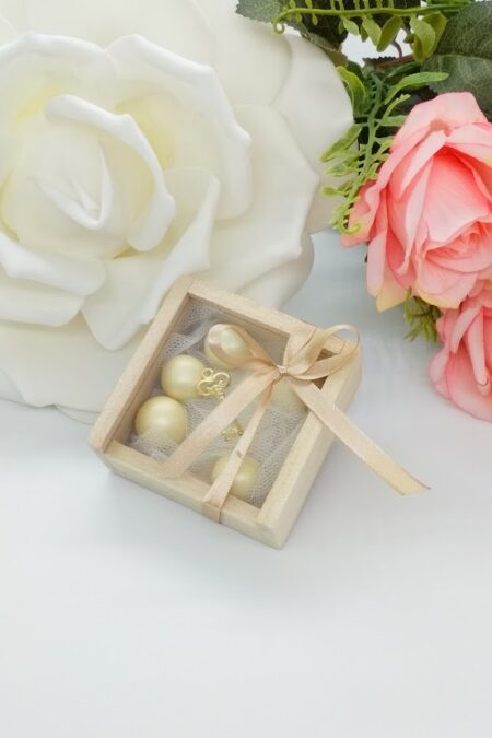 Μπομπονιέρα γάμου κουτάκι ξύλινο με διάφανο συρταρωτό καπάκι